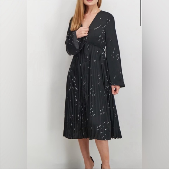 Avec Les Filles Dresses & Skirts - NWT Avec Les Filles Lighting Bolt Long Sleeve Pleated Dress Size 4